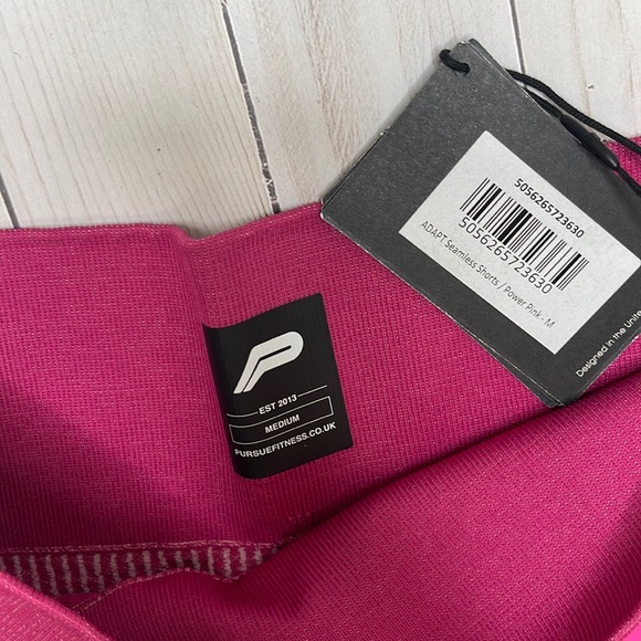 NWT. Pursue Fitness ADAPT seamless shorts.  Size MEDIUM.  Color:  Power Pink. - Picture 7 of 12